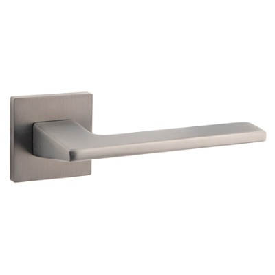 Дверная ручка H-30134-A на квадратной розетке Slim