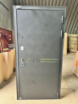 BULDOORS TRUST MASS, D-4, МДФ дуб белый матовый 9SD-1, 2050*960, правая, черный муар металлик, хром, лот 43552715