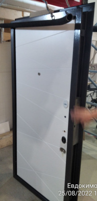 Бульдорс MASS-90 три контура, букле шоколад, МДФ Ларче белый 9S-130, хром, 2050*960, правая, лот Н891487