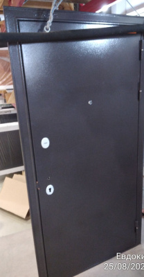 Бульдорс MASS-90 три контура, букле шоколад, МДФ Ларче белый 9S-130, хром, 2050*960, правая, лот Н891487